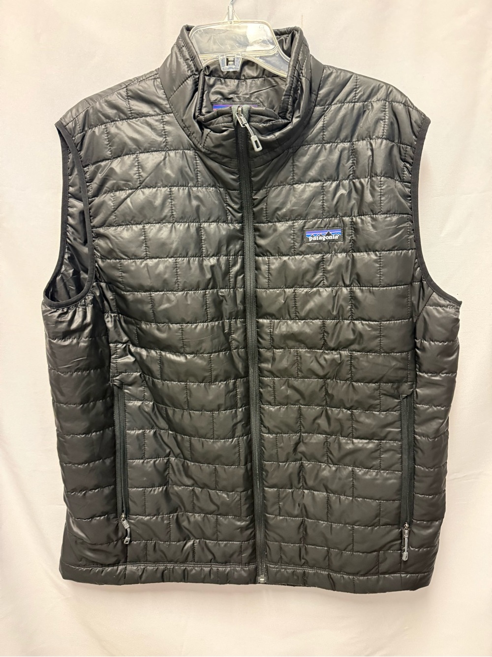Patagonia Menās Black Quilted Lightweight Insulated Vest